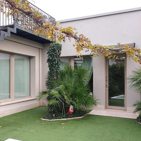 Suite Mimosa Con Piscina - Affitti Brevi Italia Sirmione Dış mekan fotoğraf