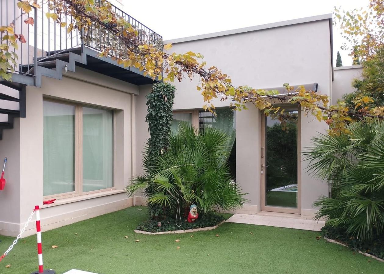 Suite Mimosa Con Piscina - Affitti Brevi Italia Sirmione Dış mekan fotoğraf