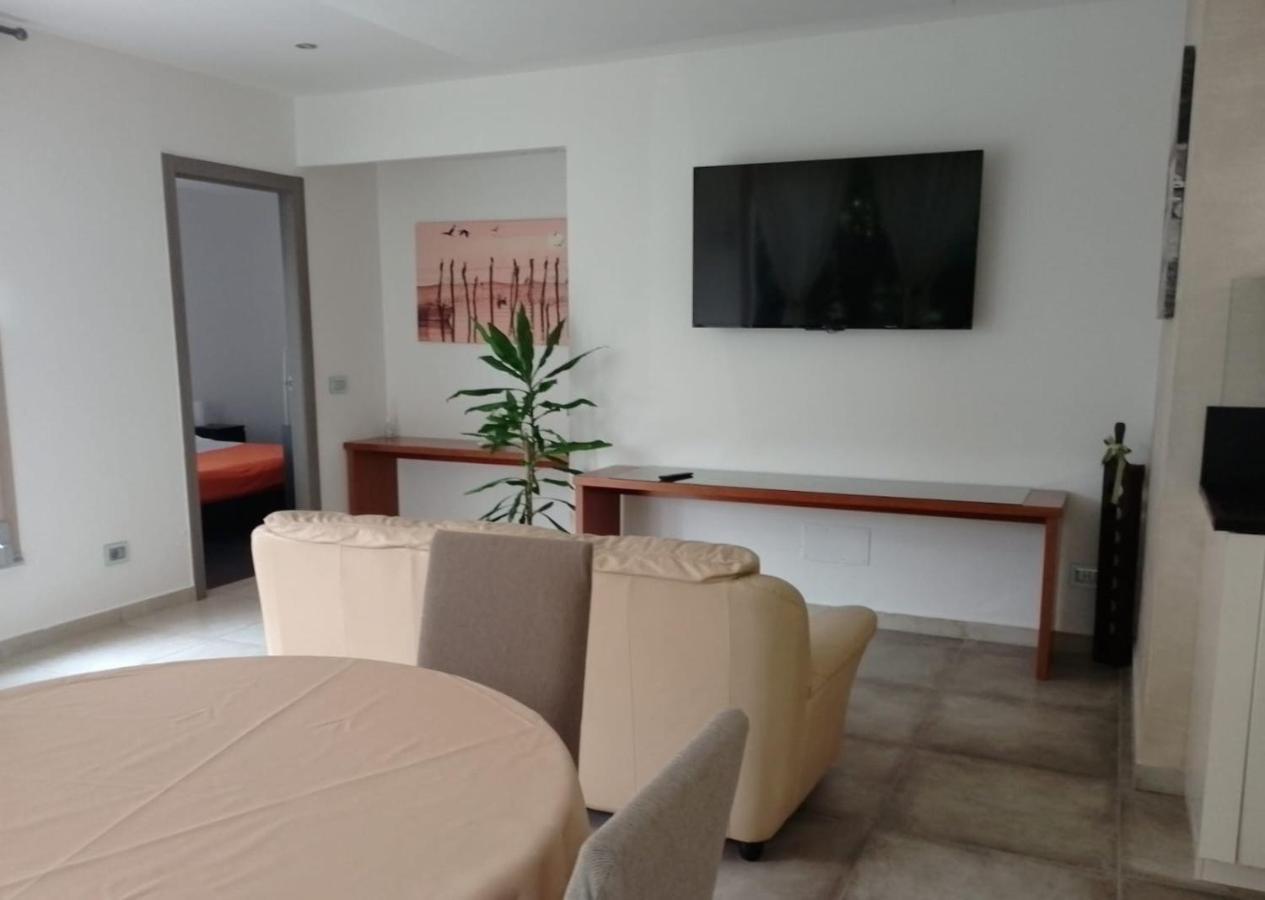 Suite Mimosa Con Piscina - Affitti Brevi Italia Sirmione Dış mekan fotoğraf
